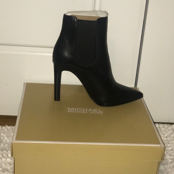 MK Brielle Bootie - Picture 2 of 4